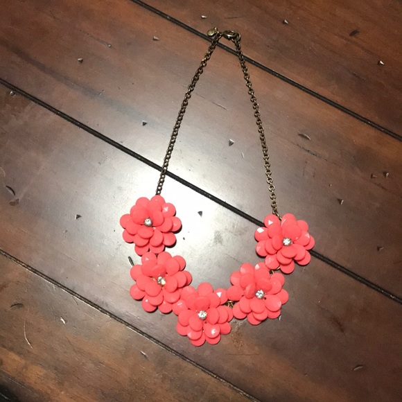 J. Crew Jewelry - J. CREW CORAL FLOWER STATEMENT NECKLACE